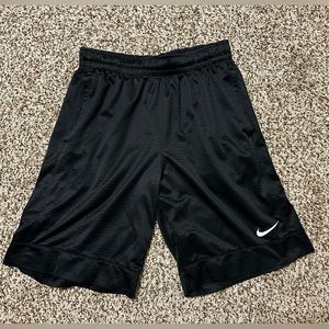 Nike basketball shorts men’s size medium